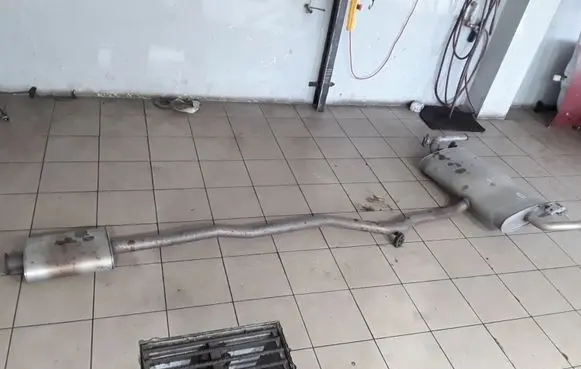 Volvo S90, V90 Muffler/silencer 31452038
