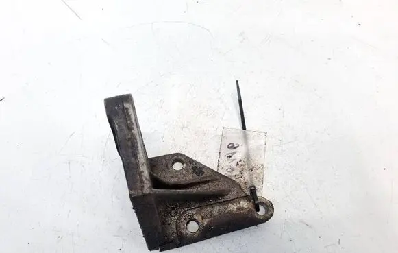 Nissan Murano Z50 Engine mounting bracket