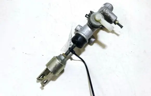 Toyota Avensis Verso Clutch master cylinder