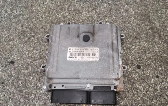 Mitsubishi Colt CZ3 Engine control unit/module A6391500679 0281011841