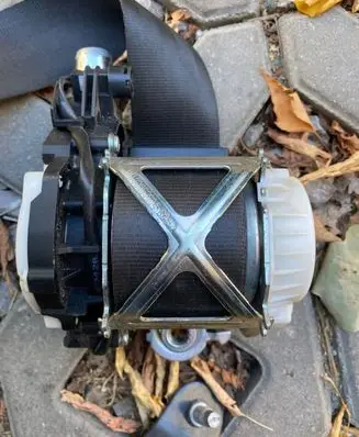 Citroen C5 Front seatbelt 84163088