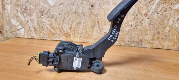 KIA Ceed Accelerator throttle pedal 32700xxxxx 080221j0064