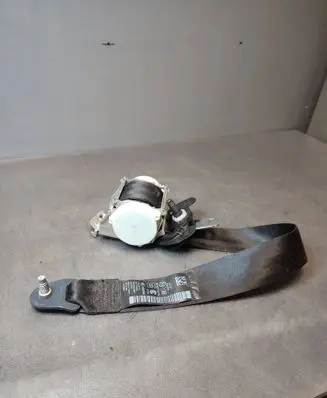 Rear seatbelt