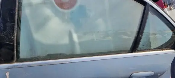 Peugeot 607 Rear door window glass