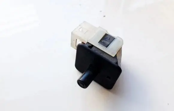 Mercedes-Benz E W210 Front door sensor 2028209410