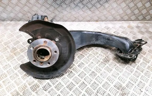 BMW 2 F45 Rear wheel hub 6851579