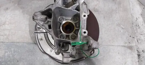 BMW X5 G05 Rear wheel hub 6876654