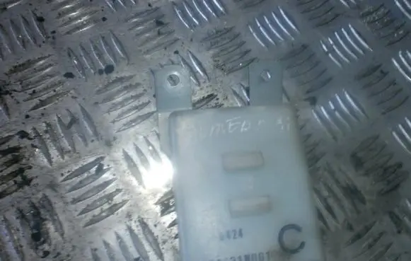 Nissan Almera Other control units/modules 284501N003 6424
