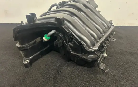 KIA Carens III Intake manifold 393002B100 9022010003
