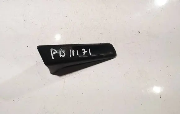 Volkswagen PASSAT B6 Rear seat side bottom trim 3C0882252