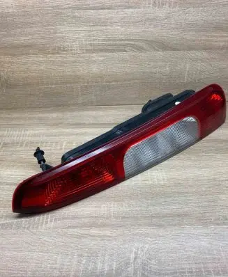 Ford C-MAX I Rear/tail lights 3M5113N411AA 2S008723
