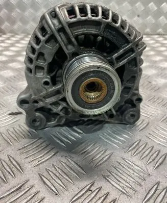 Volkswagen Golf VI Generator/alternator 03C903023