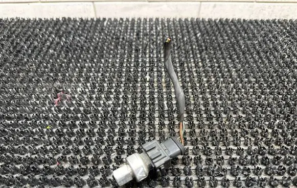 Air conditioning (A/C) pressure sensor