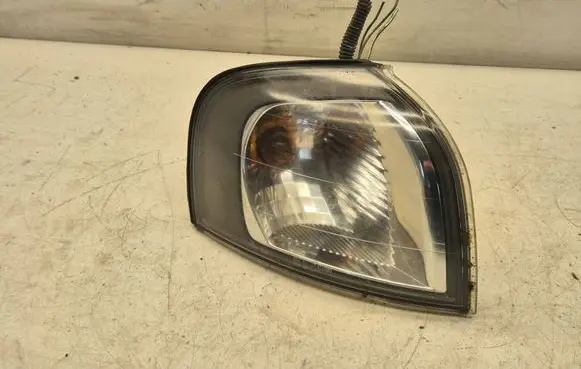 Volvo S80 Front indicator light 9154473 9154475