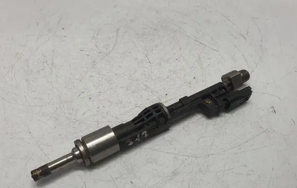 BMW X5 E70 Fuel injector 7568607 13537568607