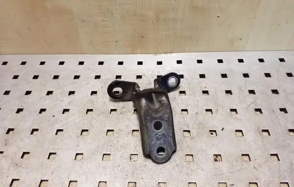 KIA Sportage Front door upper hinge