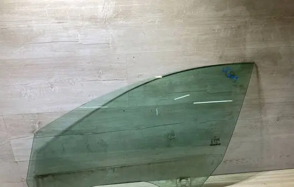 Mercedes-Benz CLS C219 Front door window glass four-door 4300055 43R001026