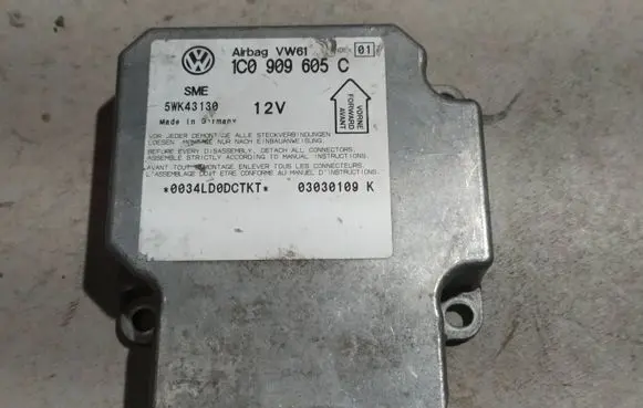 Volkswagen PASSAT B5.5 Airbag control unit/module 1C0909605C