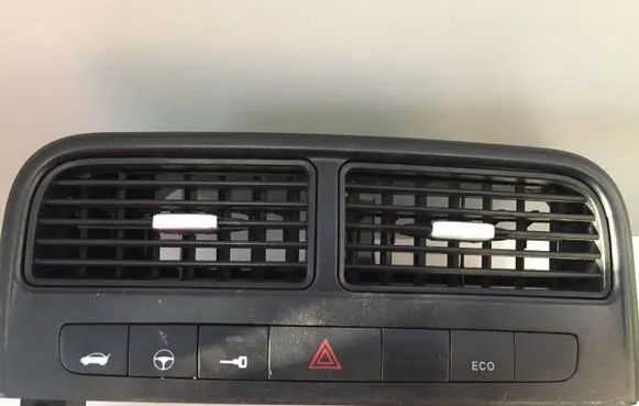 Fiat Punto (199) Dash center air vent grill 735394582
