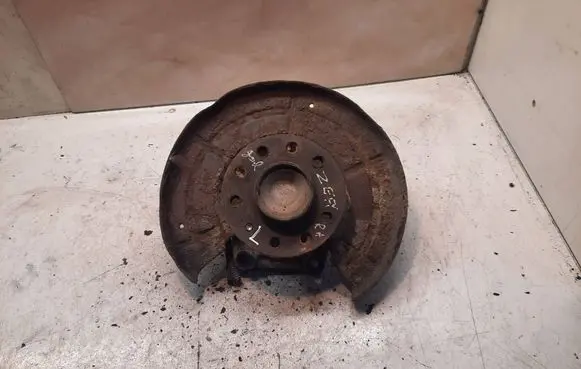 Opel Zafira A Rear wheel hub