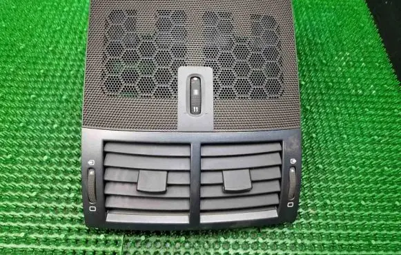 Peugeot 407 Dash center air vent grill 9644589777 A1040021