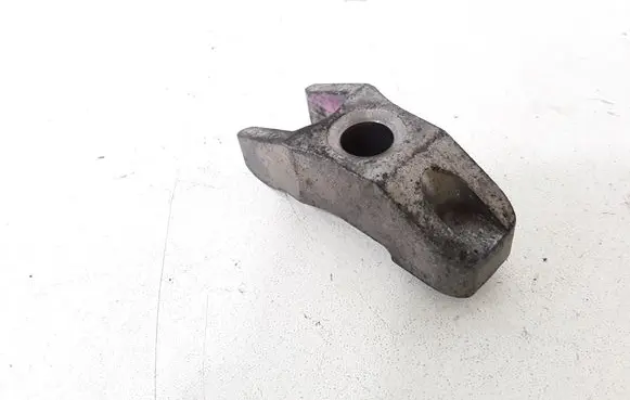 Volkswagen PASSAT B5 Fuel Injector clamp holder