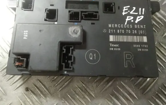 Mercedes-Benz E W211 Door control unit/module 2118707026