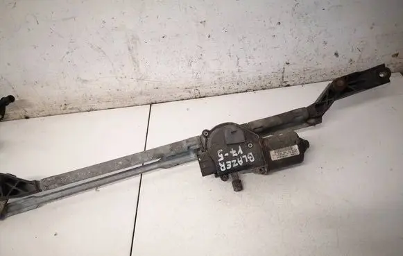 Chevrolet Blazer Front wiper linkage and motor 24011391