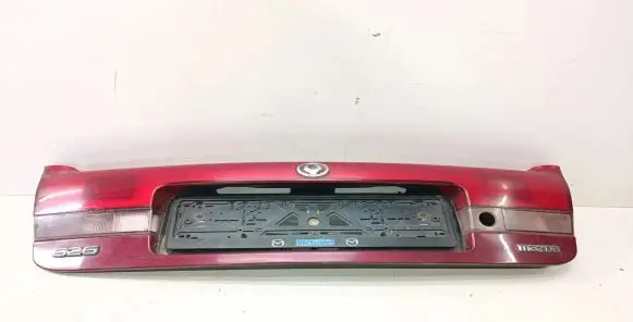 Mazda 626 Rear light center trim bar blend 0431394