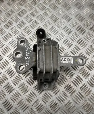 Opel Insignia A Engine mount bracket 13227717