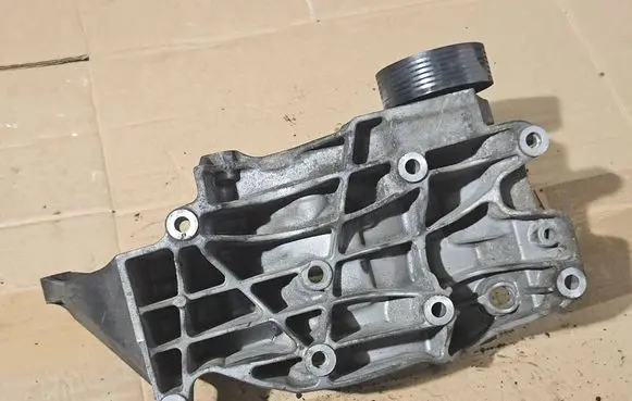 BMW 3 E90 E91 Generator/alternator bracket 7802639 13992010