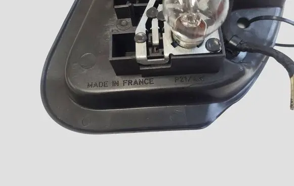 Citroen C5 Tail light bulb cover holder