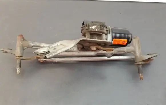 Fiat Linea Front wiper linkage and motor