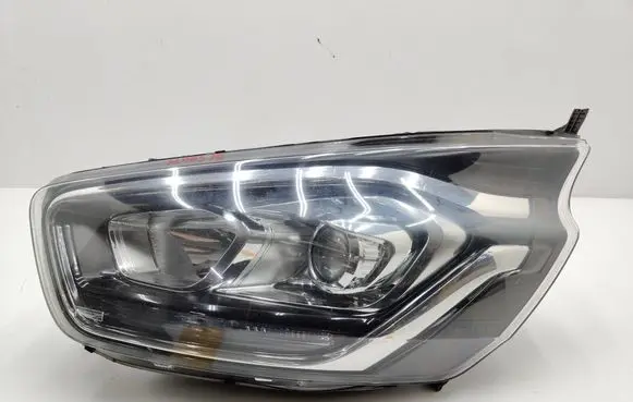 Ford Transit Custom Headlight/headlamp 