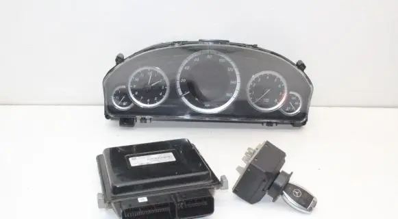 Mercedes-Benz E W212 Engine ECU kit and lock set A0034468840 A2711500391