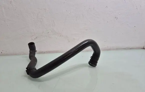 Volkswagen Touran I Engine coolant pipe/hose 