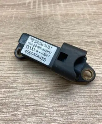 Audi A6 S6 C5 4B Airbag deployment crash/impact sensor 4B0959643B AirCrash