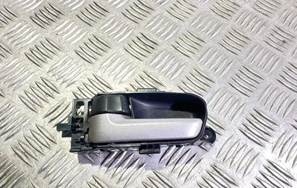 Suzuki Grand Vitara II Front door interior handle