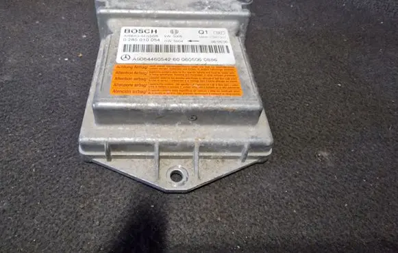 Mercedes-Benz Sprinter W906 Airbag control unit/module 9064460542