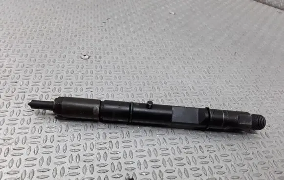 Audi A6 S6 C5 4B Fuel injector 059130201E