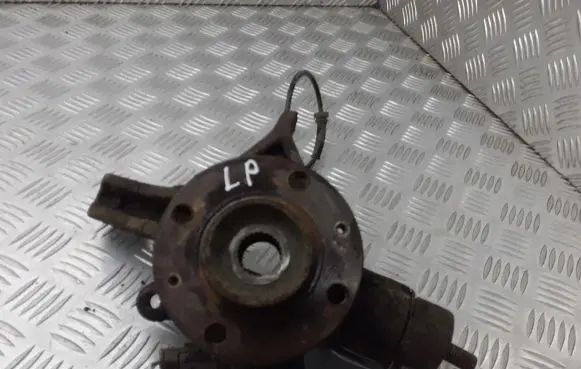 Citroen C4 I Front wheel hub spindle knuckle