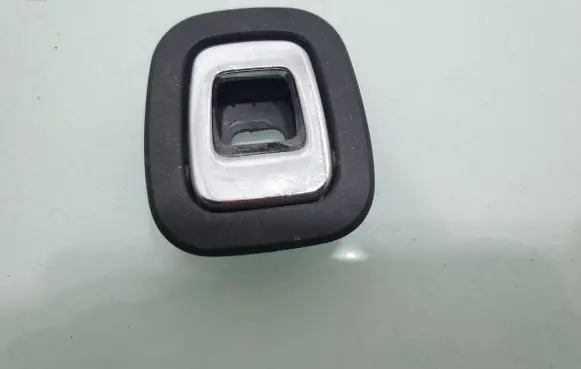 Peugeot 2008 I Tie down hook / loop 978372637700