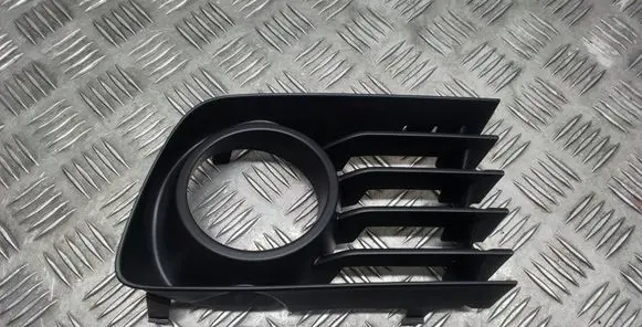 Toyota Prius (XW20) Front fog light trim/grill 5311247030