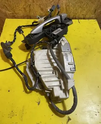 Mercedes-Benz S W221 Rear door lock A2217300335