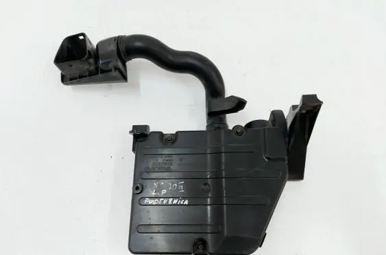 Volvo XC90 Engine control unit box 31657530