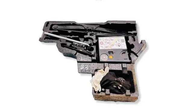 Mercedes-Benz GLK (X204) Tool set 