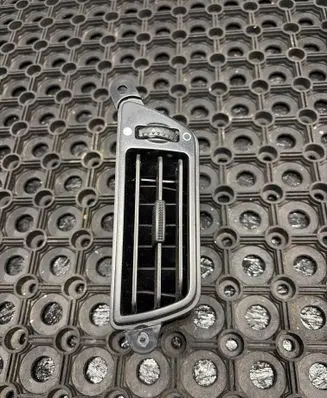 Ford Mondeo MK IV Dash center air vent grill 6M21U246W03 CZ9HA
