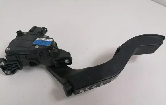 Audi A6 S6 C5 4B Accelerator throttle pedal 8D1723523N