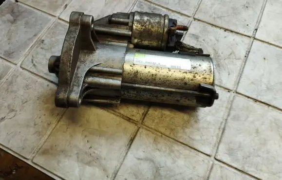 Peugeot 206 Starter motor 9618725080 15I30405RS