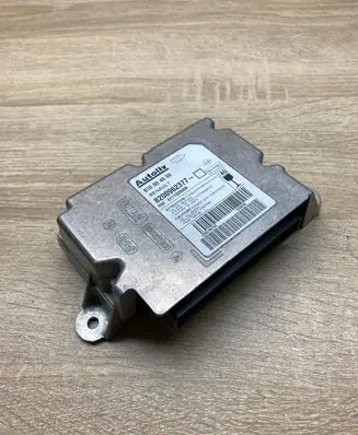 Renault Scenic II - Grand scenic II Airbag control unit/module 8200962377 610904600
